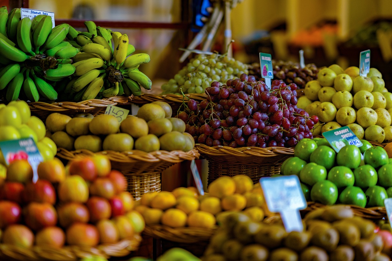 fruit, market, apples, berry, citrus fruit, mark, oranges, papaya, fruit stand, purchasing, food, bananas, nourishment, farmers local market, shopping, multicoloured, healthy, feed, grocery store, vegetables, vitamins, grocery store, grocery store, grocery store, grocery store, grocery store